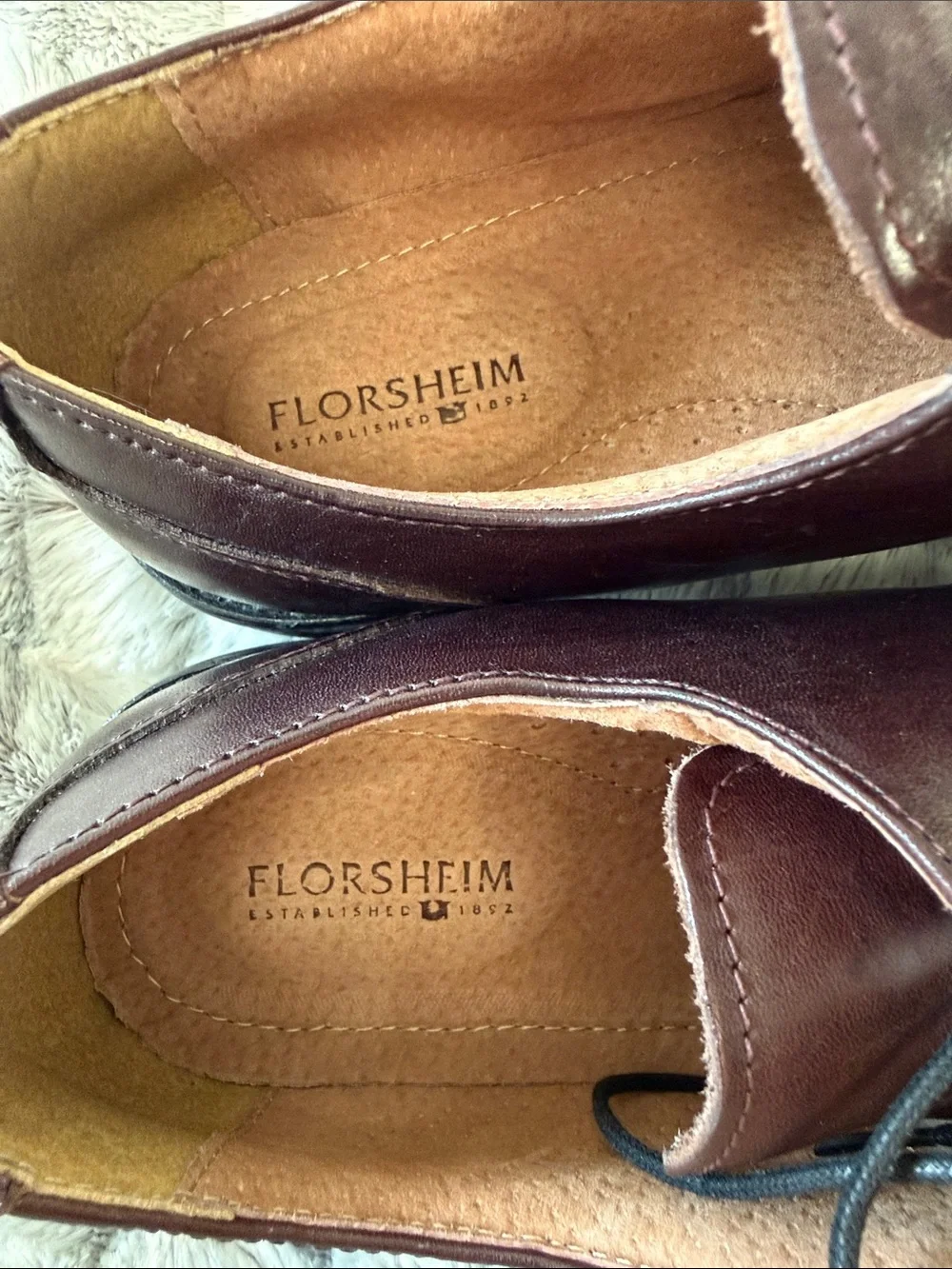 Men's Classic FLORSHEIM Leather Lace-Up Dress Shoes - Dark Brown - size 9D